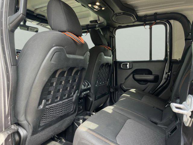 Photo of 2021 Granite Crystal Metallic Clearcoat Jeep Gladiator