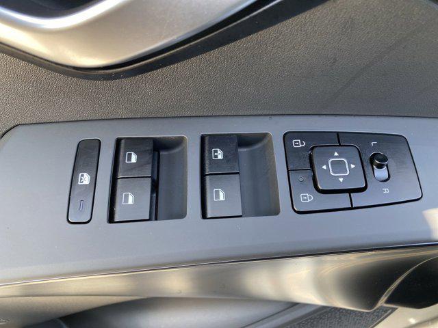 Photo of 2025 KLG/GRAY Kia Niro