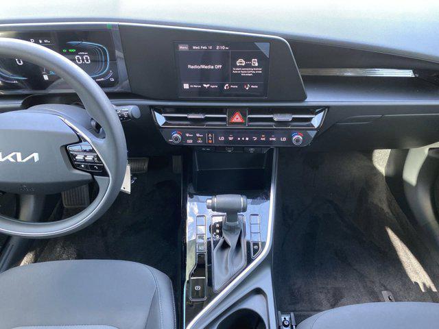 Photo of 2025 KLG/GRAY Kia Niro