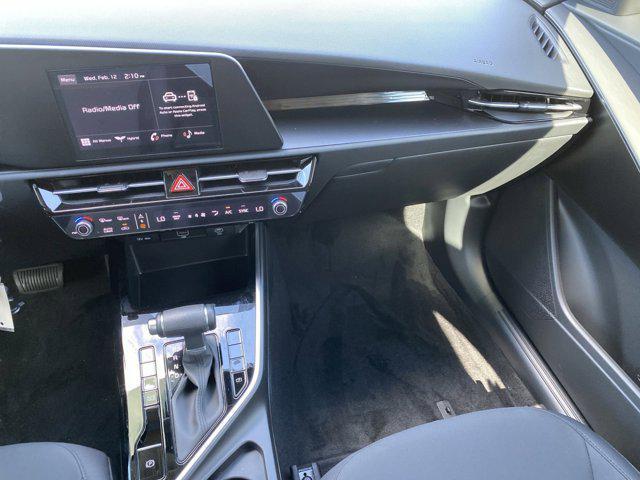 Photo of 2025 KLG/GRAY Kia Niro