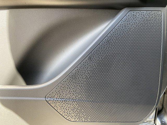 Photo of 2025 KLG/GRAY Kia Niro