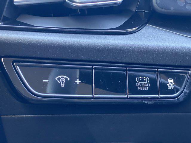 Photo of 2025 KLG/GRAY Kia Niro