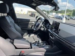 Photo of 2024 Black Metallic Audi SQ5
