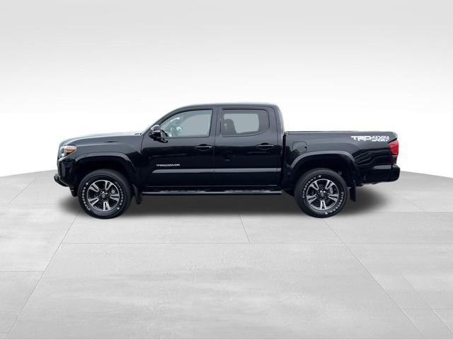 Photo of 2019 Midnight Black Metallic Toyota Tacoma