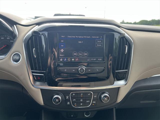 Photo of 2022 Northsky Blue Metallic Chevrolet Traverse