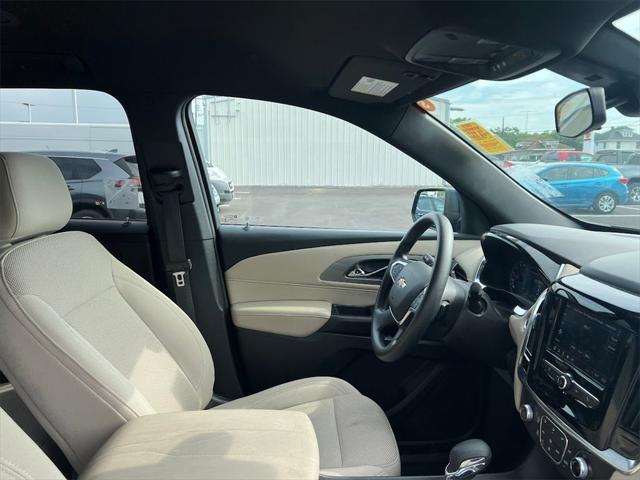 Photo of 2022 Northsky Blue Metallic Chevrolet Traverse