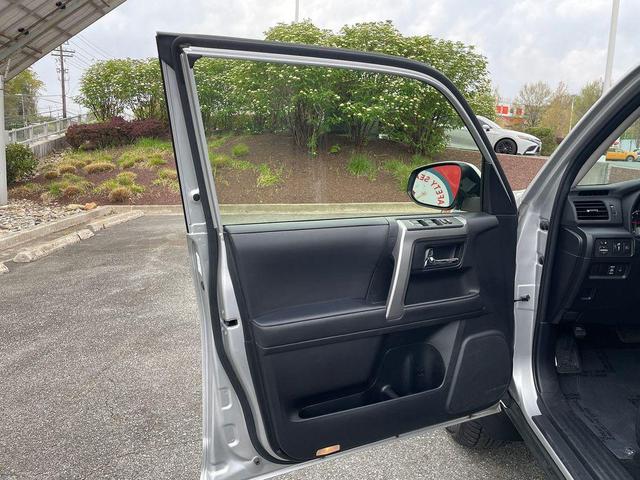 Photo of 2024 Classic Silver Metallic Toyota 4Runner