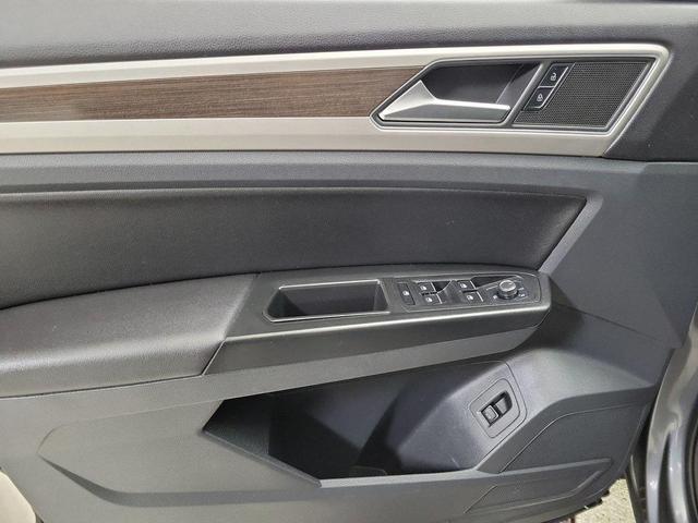 Photo of 2019 Platinum Gray Metallic Volkswagen Atlas