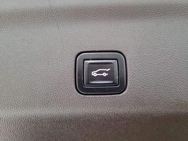Photo of 2022 Satin Steel Metallic GMC Yukon XL