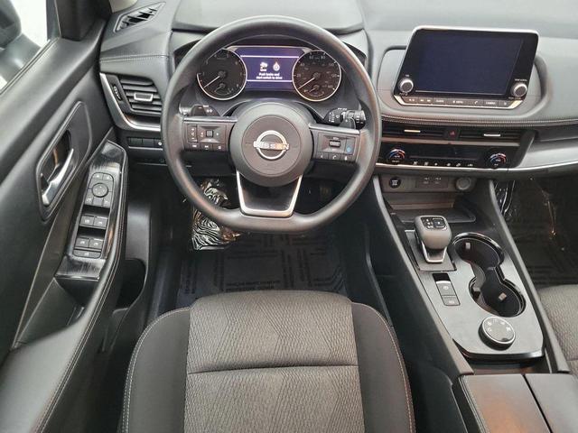 Photo of 2024 Super Black Nissan Rogue