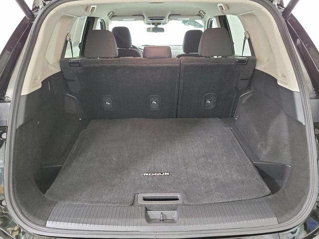 Photo of 2024 Super Black Nissan Rogue