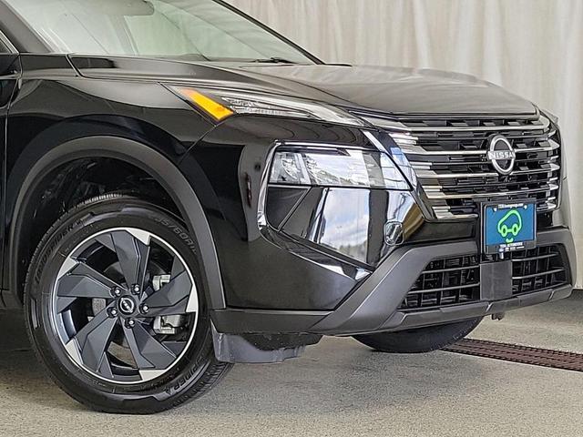Photo of 2024 Super Black Nissan Rogue