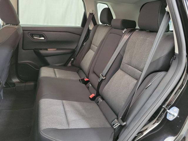 Photo of 2024 Super Black Nissan Rogue