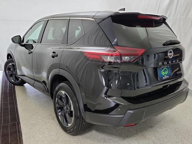 Photo of 2024 Super Black Nissan Rogue