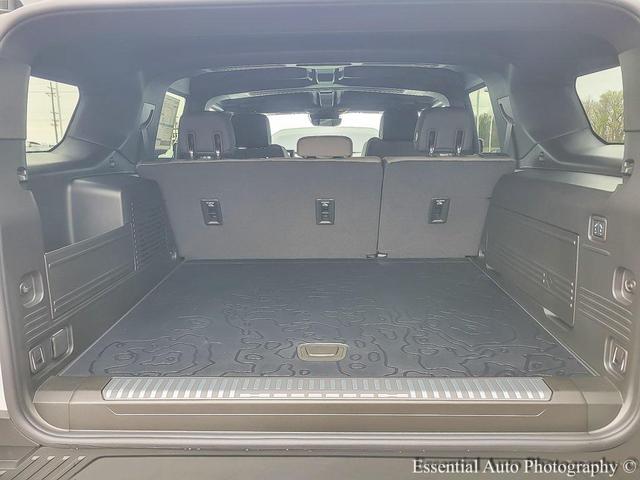 Photo of 2025 Interstellar White GMC HUMMER EV SUV