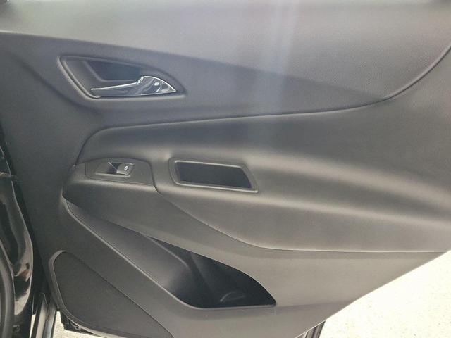 Photo of 2022 Mosaic Black Metallic Chevrolet Equinox