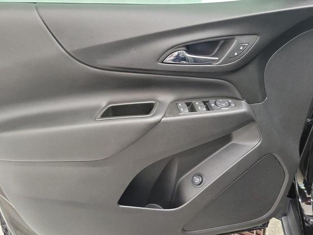 Photo of 2022 Mosaic Black Metallic Chevrolet Equinox
