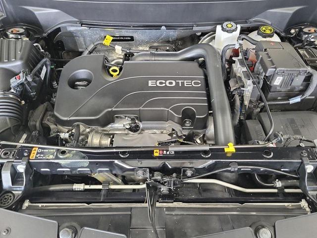 Photo of 2022 Mosaic Black Metallic Chevrolet Equinox