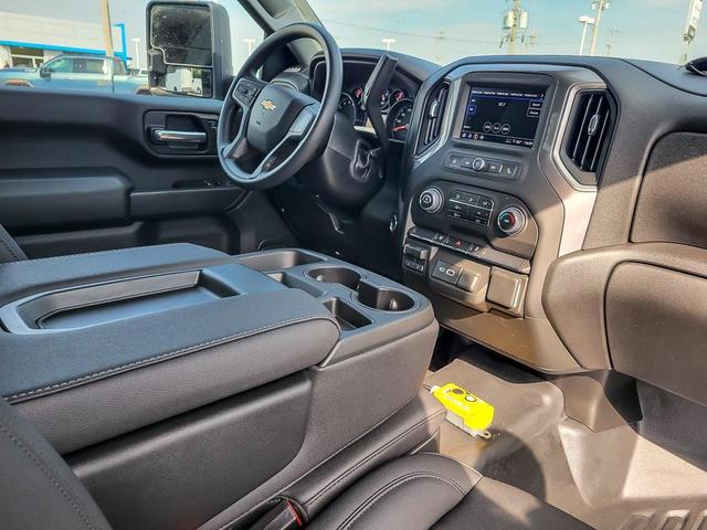 Photo of 2025 Summit White Chevrolet Silverado 3500