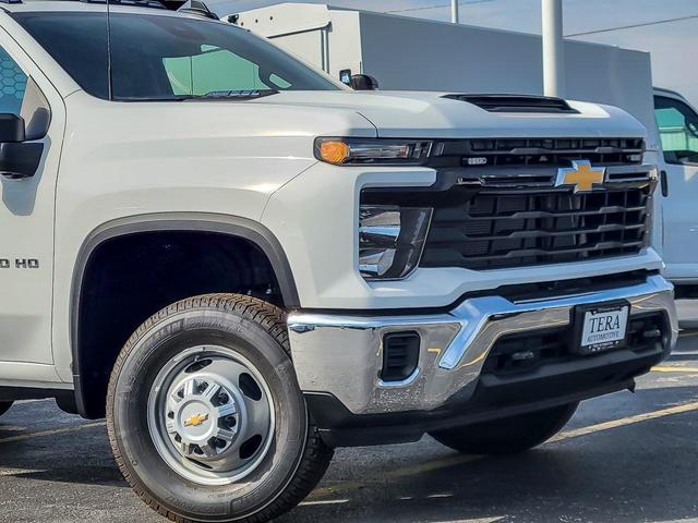 Photo of 2025 Summit White Chevrolet Silverado 3500