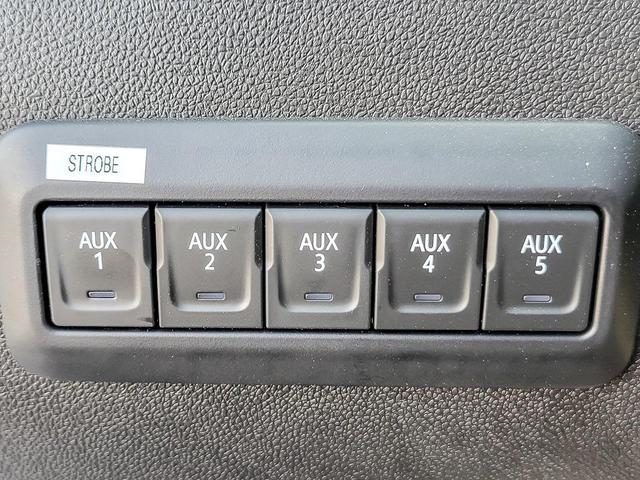Photo of 2025 Summit White Chevrolet Silverado 3500