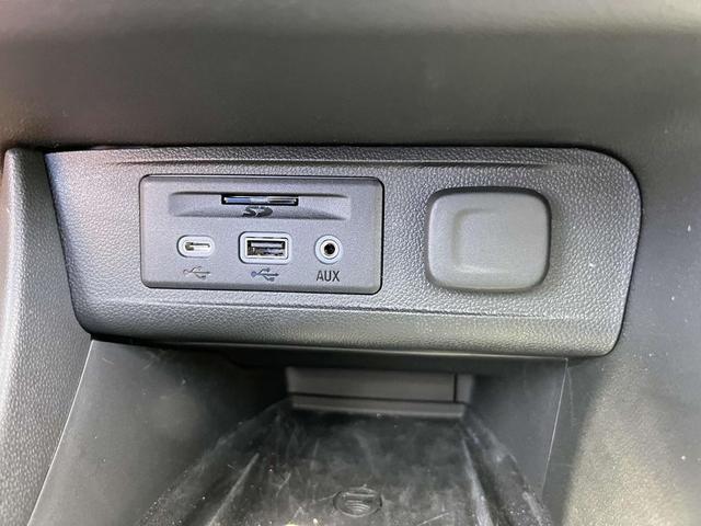 Photo of 2023 White Frost Tricoat Buick Encore GX