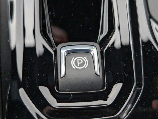 Photo of 2025 Summit White GMC Canyon