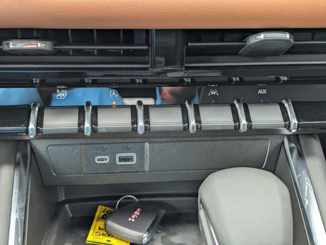 Photo of 2025 Summit White GMC Canyon