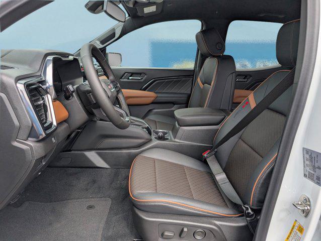 Photo of 2025 Summit White GMC Canyon