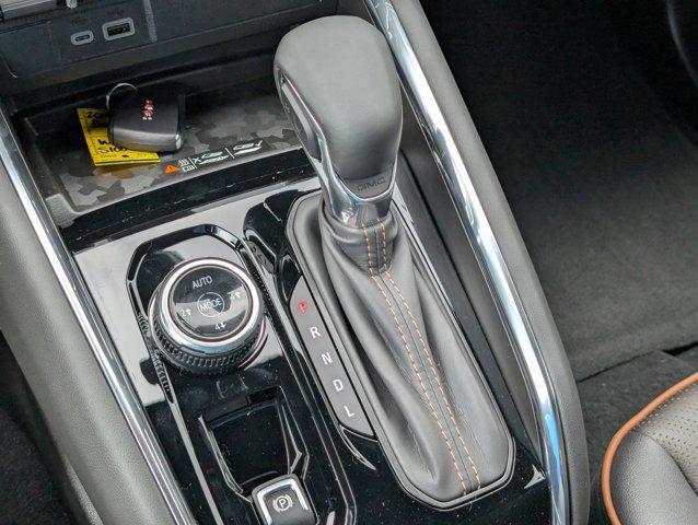 Photo of 2025 Summit White GMC Canyon