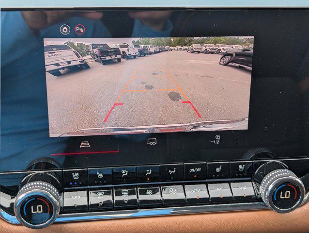 Photo of 2025 Summit White GMC Canyon