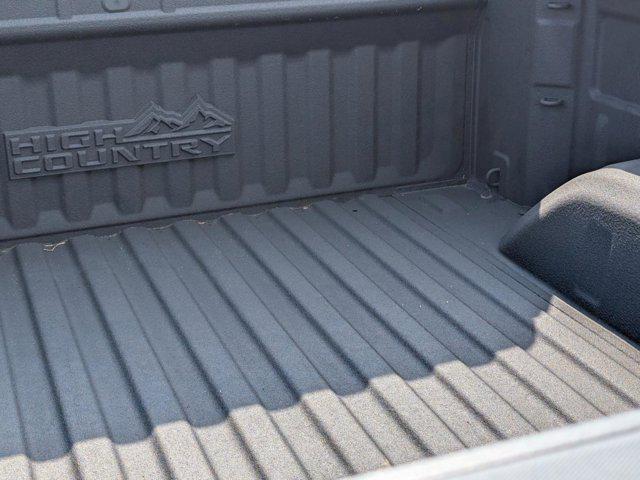 Photo of 2022 Iridescent Pearl Tricoat Chevrolet Silverado 1500