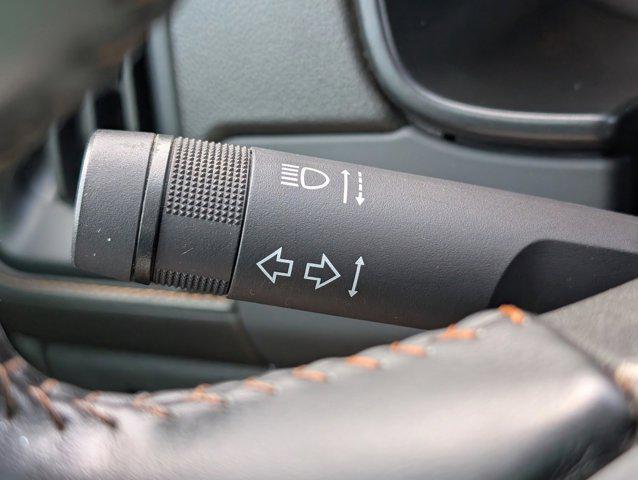 Photo of 2021 Summit White GMC Canyon