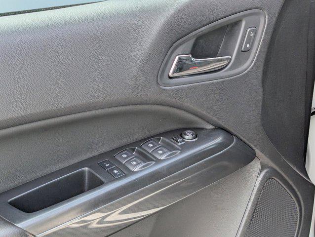Photo of 2021 Summit White GMC Canyon