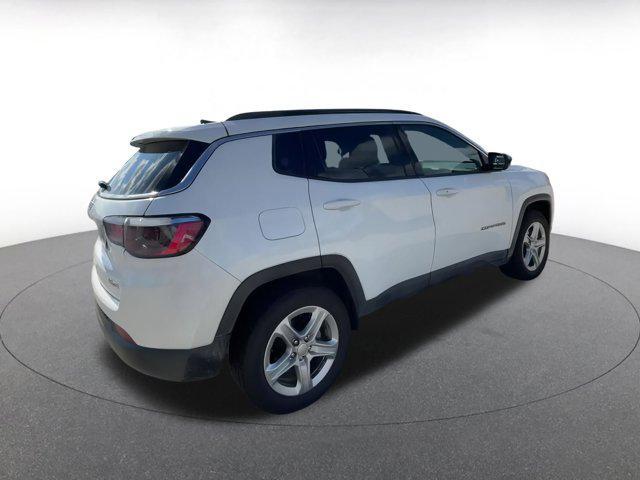 Photo of 2023 Bright White Clearcoat Jeep Compass