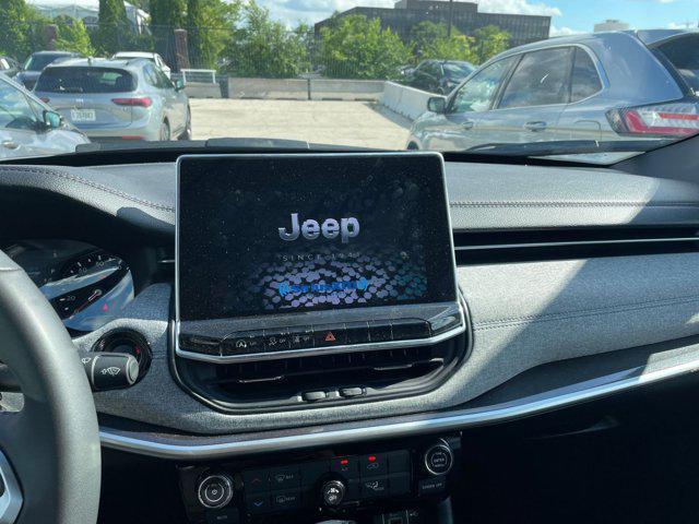 Photo of 2023 Bright White Clearcoat Jeep Compass
