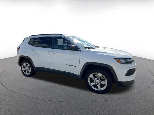 Photo of 2023 Bright White Clearcoat Jeep Compass