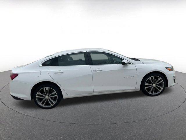 Photo of 2024 Summit White Chevrolet Malibu