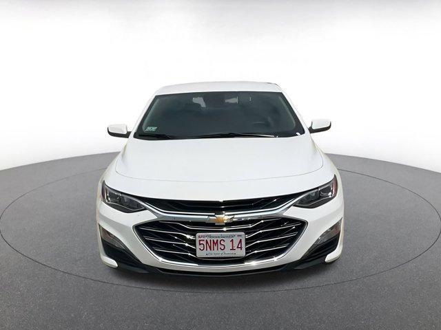 Photo of 2024 Summit White Chevrolet Malibu