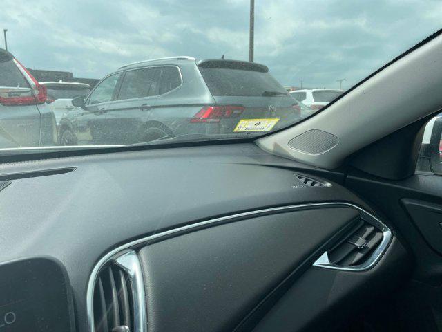 Photo of 2024 Summit White Chevrolet Malibu