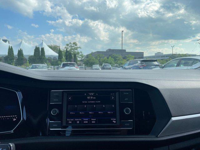 Photo of 2024 Pyrite Silver Metallic Volkswagen Jetta