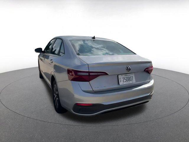 Photo of 2024 Pyrite Silver Metallic Volkswagen Jetta
