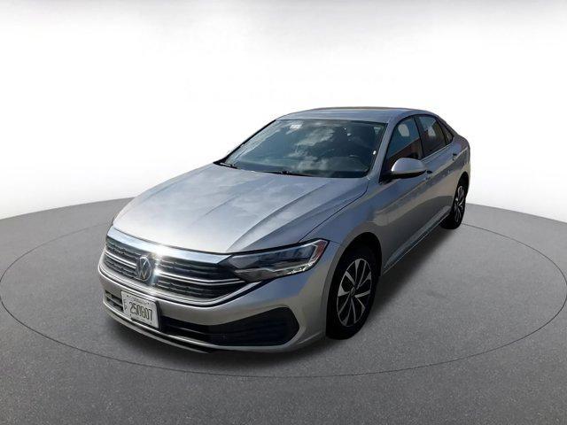 Photo of 2024 Pyrite Silver Metallic Volkswagen Jetta