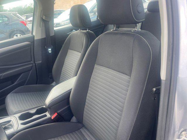 Photo of 2024 Pyrite Silver Metallic Volkswagen Jetta