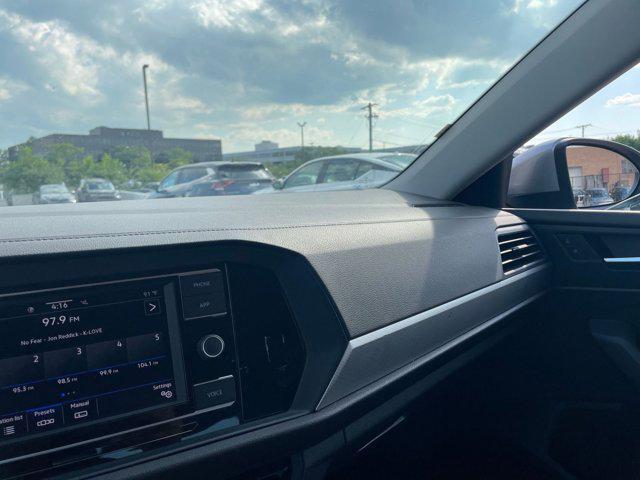 Photo of 2024 Pyrite Silver Metallic Volkswagen Jetta