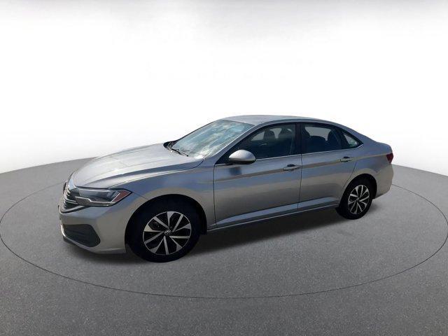 Photo of 2024 Pyrite Silver Metallic Volkswagen Jetta