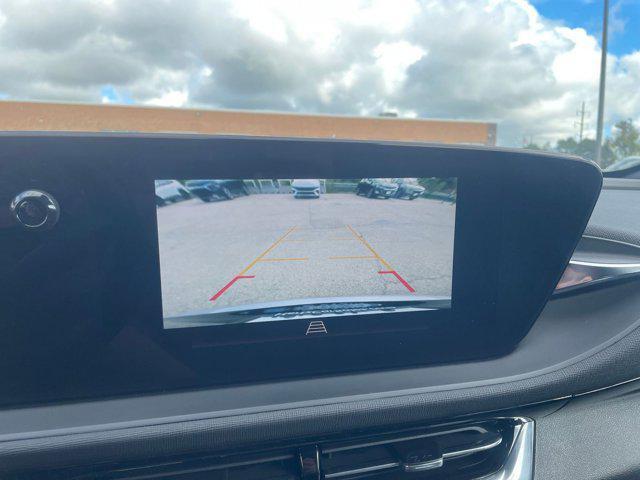 Photo of 2025 Summit White Buick Envista