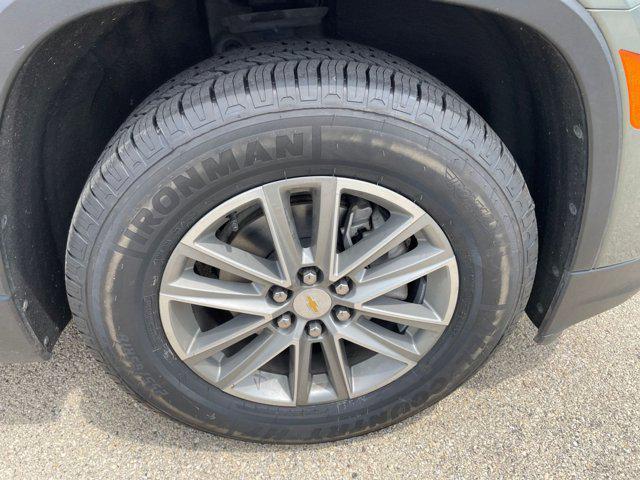 Photo of 2023 Silver Sage Metallic Chevrolet Traverse