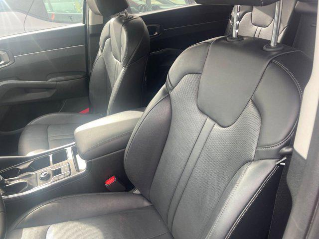 Photo of 2024 Gravity Grey Kia Sorento