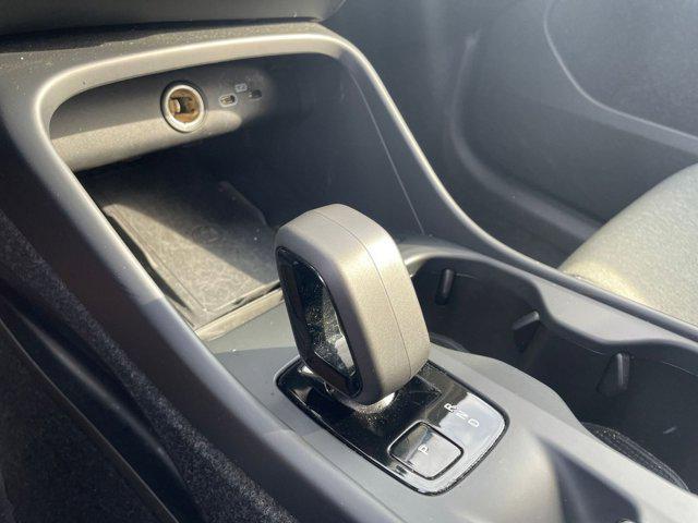 Photo of 2024 Crystal White Metallic Volvo XC40
